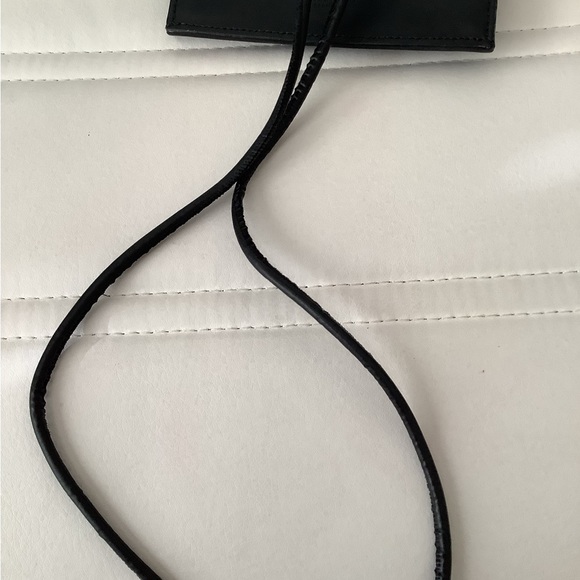 Authentic Valentino Garavani Unisex Calf Leather Phone Neck Strap Nior - Picture 11 of 13